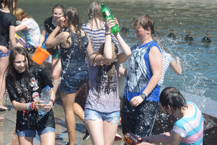 Что участники и «Водоканал» говорят о «водных битвах» на Московской площади