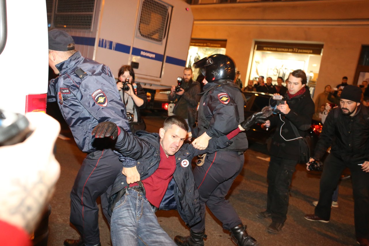 Как прошел митинг в поддержку Навального в Петербурге. 23 фотографии — от Марсова поля до площади Восстания