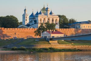 Театр, похожий на космический корабль, старинные церкви и медовуха в купеческом доме. Приезжайте в Великий Новгород